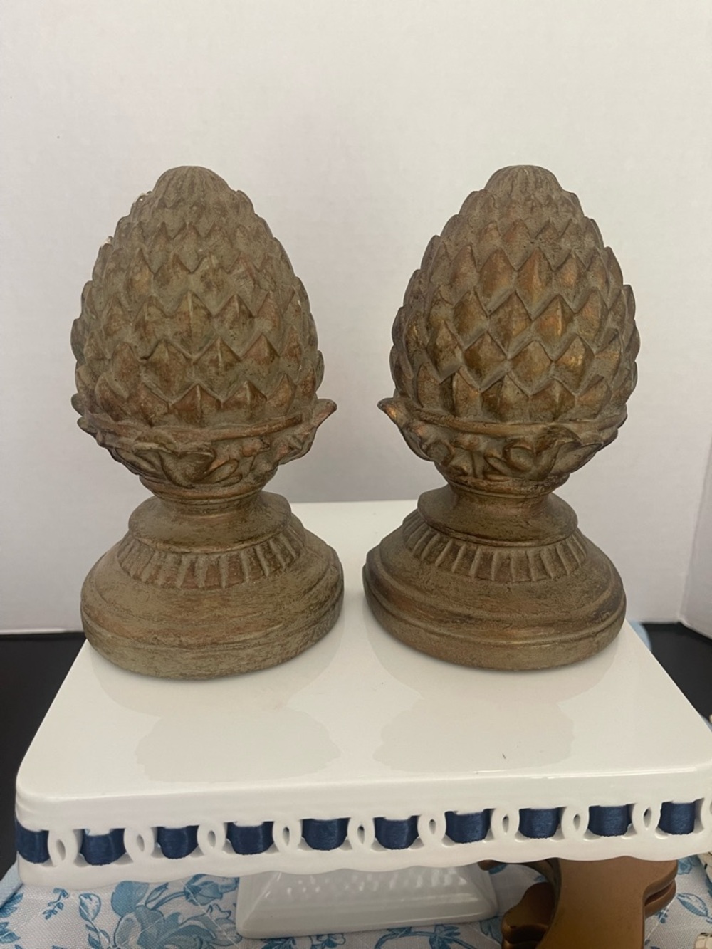 Vintage Pineapple Finial Bookends With Gold Touches. Retro Granny Core